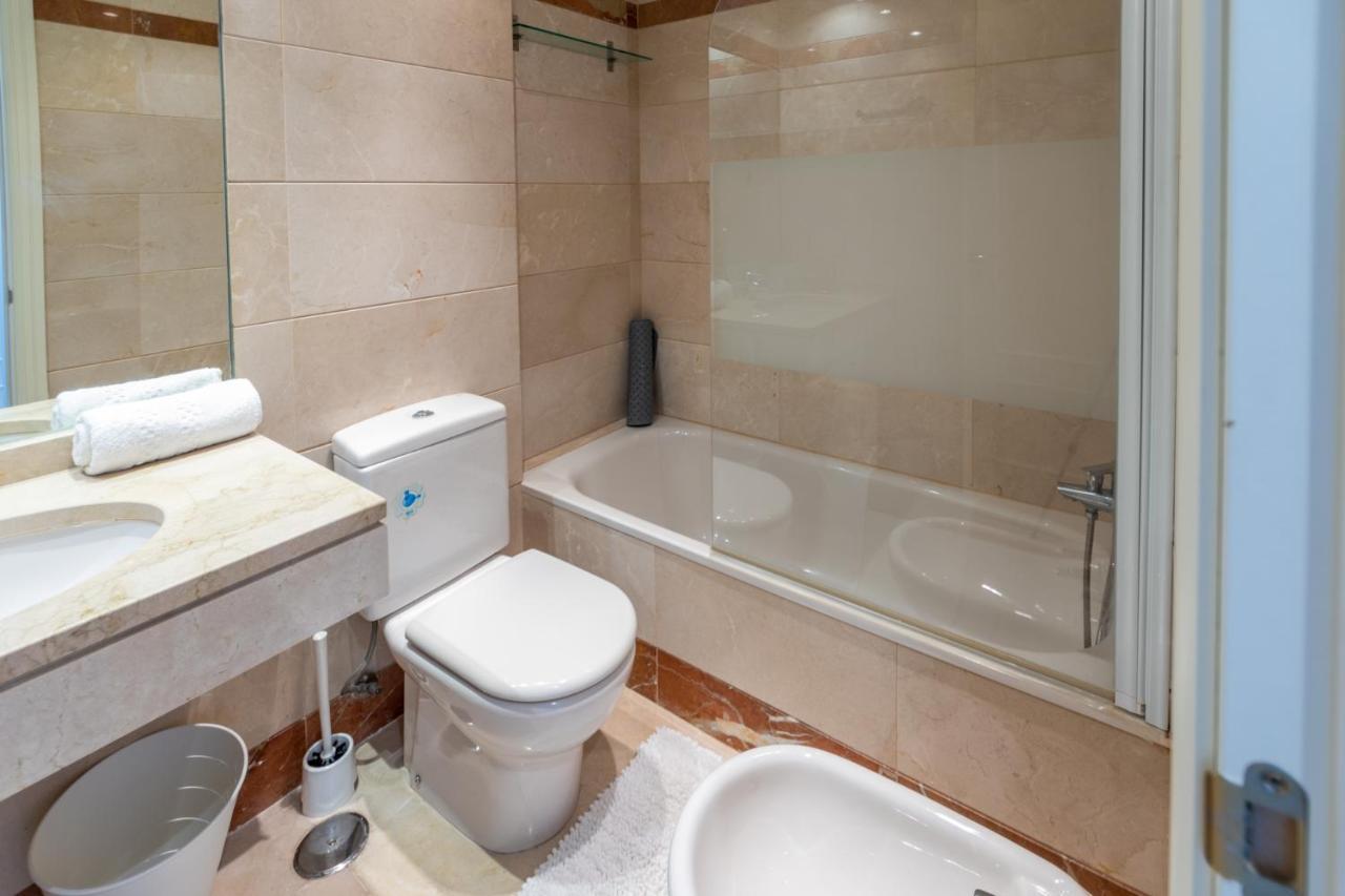 شقة 2Br Calanova Grand Golf - Wifi/Ac/Pool مالقة المظهر الخارجي الصورة
